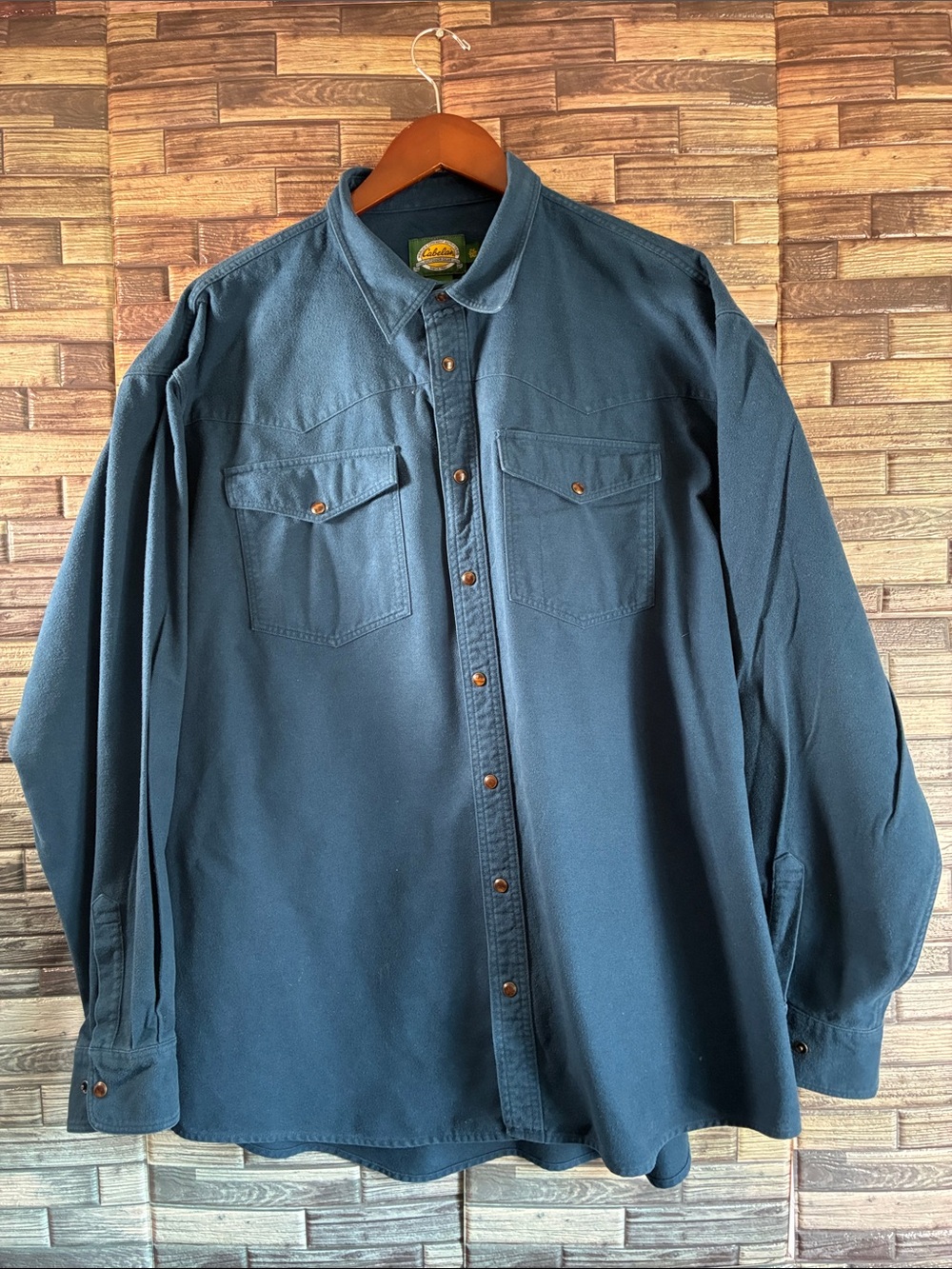 EUC Cabela’s 2XLT Classic Men's Dark Blue Button-Up Work Shirt Heavy Blend